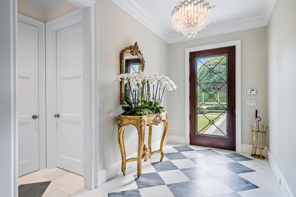 ADAMS CIRCLE - Residential