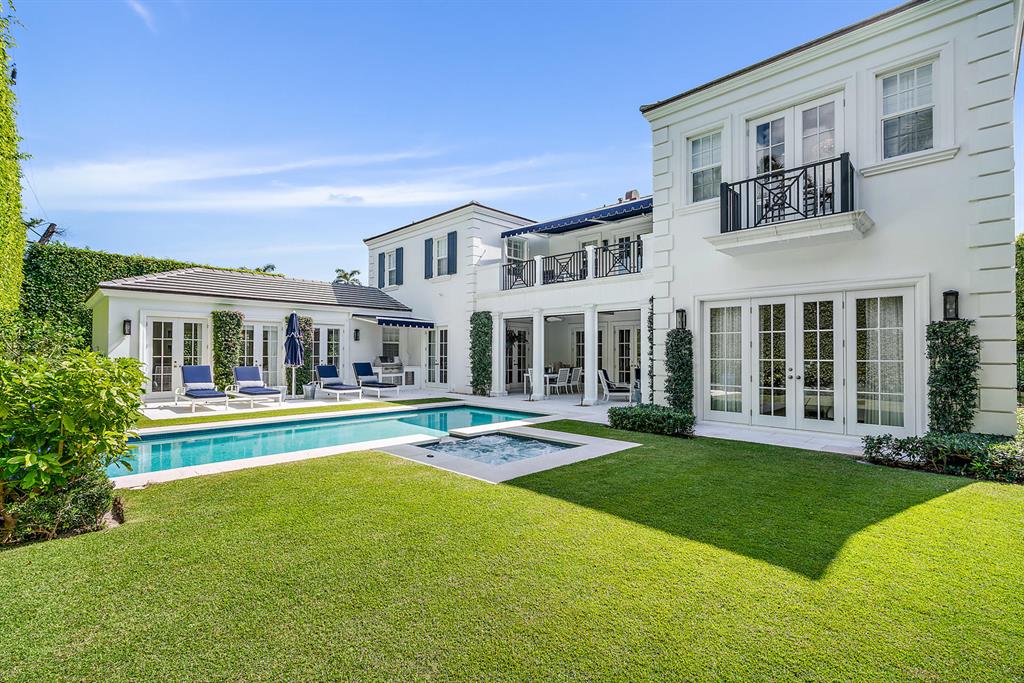 ADAMS CIRCLE - Residential