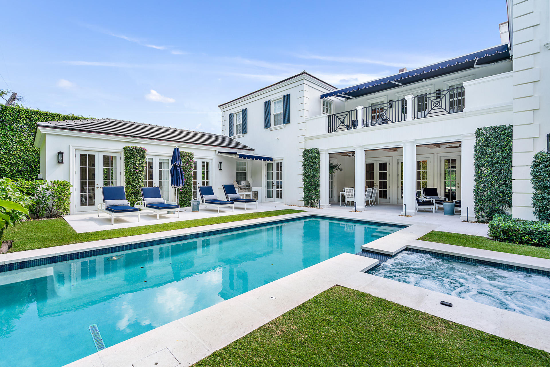 ADAMS CIRCLE - Residential