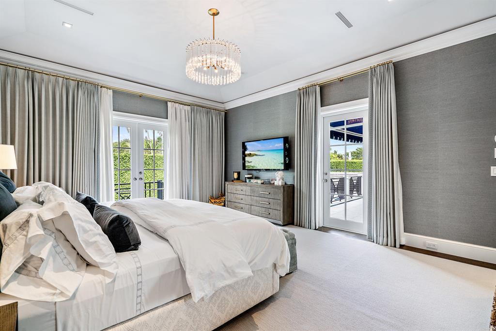 ADAMS CIRCLE - Residential