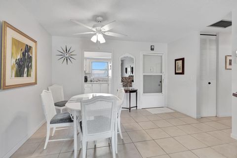 Condominium in West Palm Beach FL 2955 Crosley Drive West Dr 17.jpg