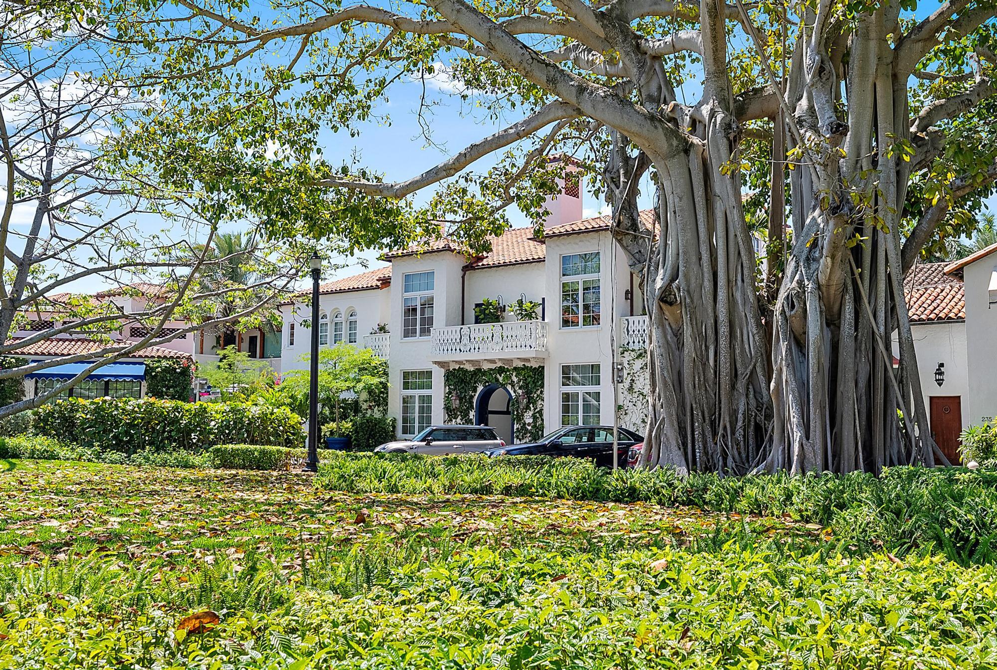 PELICAN LODGE CONDO - Residential