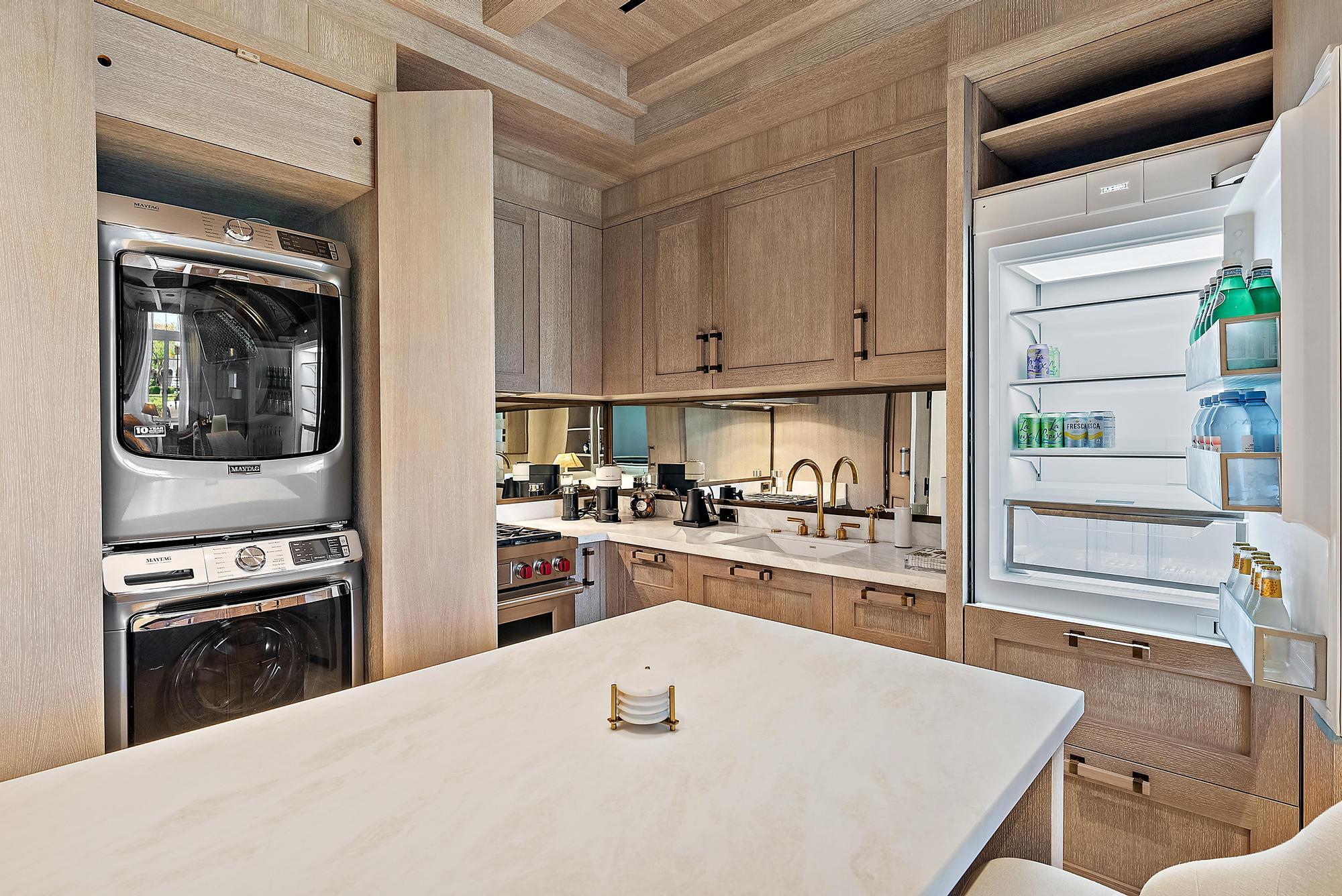 PELICAN LODGE CONDO - Residential