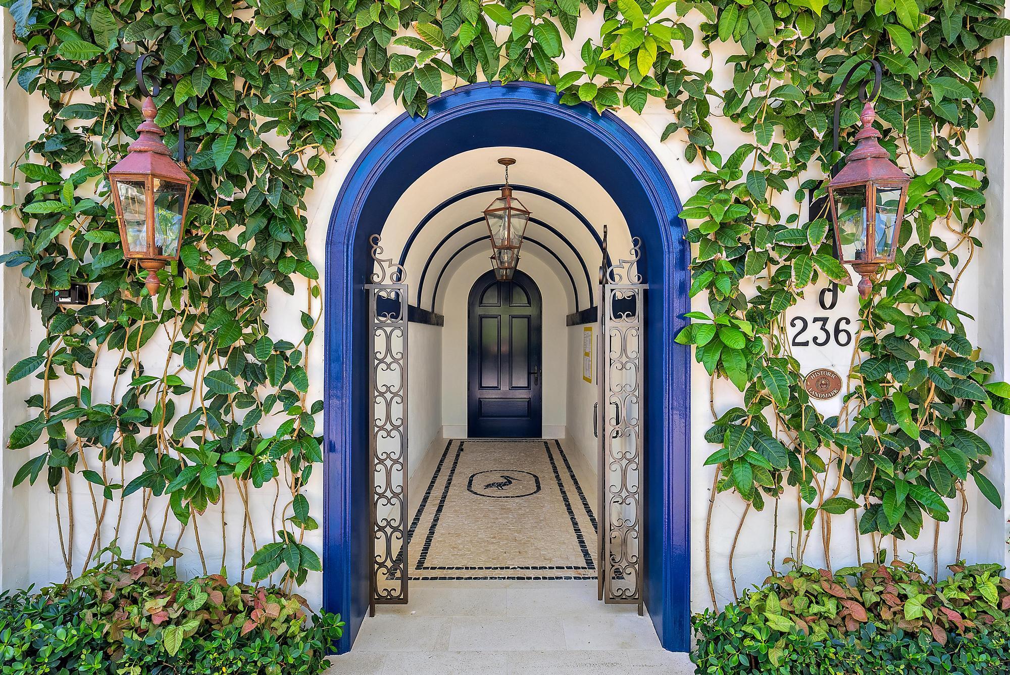 236 Phipps Plaza 101