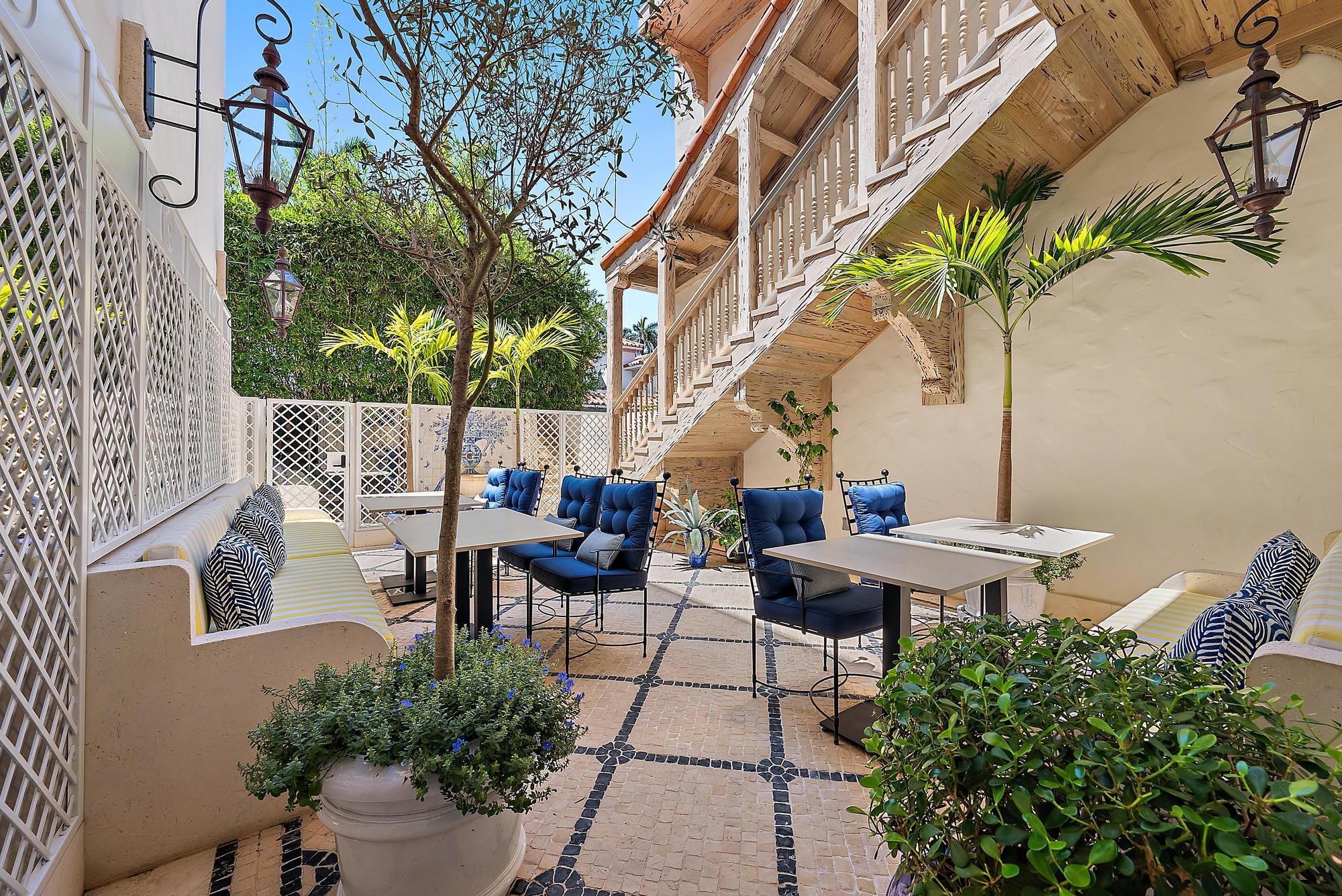 236 Phipps Plaza 101