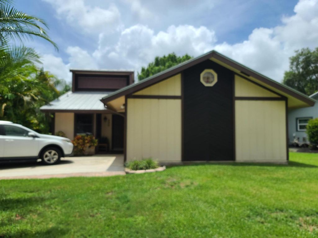 Photo of 496 SE Cardinal Trail, Stuart, FL 34997 (MLS # R10973136)