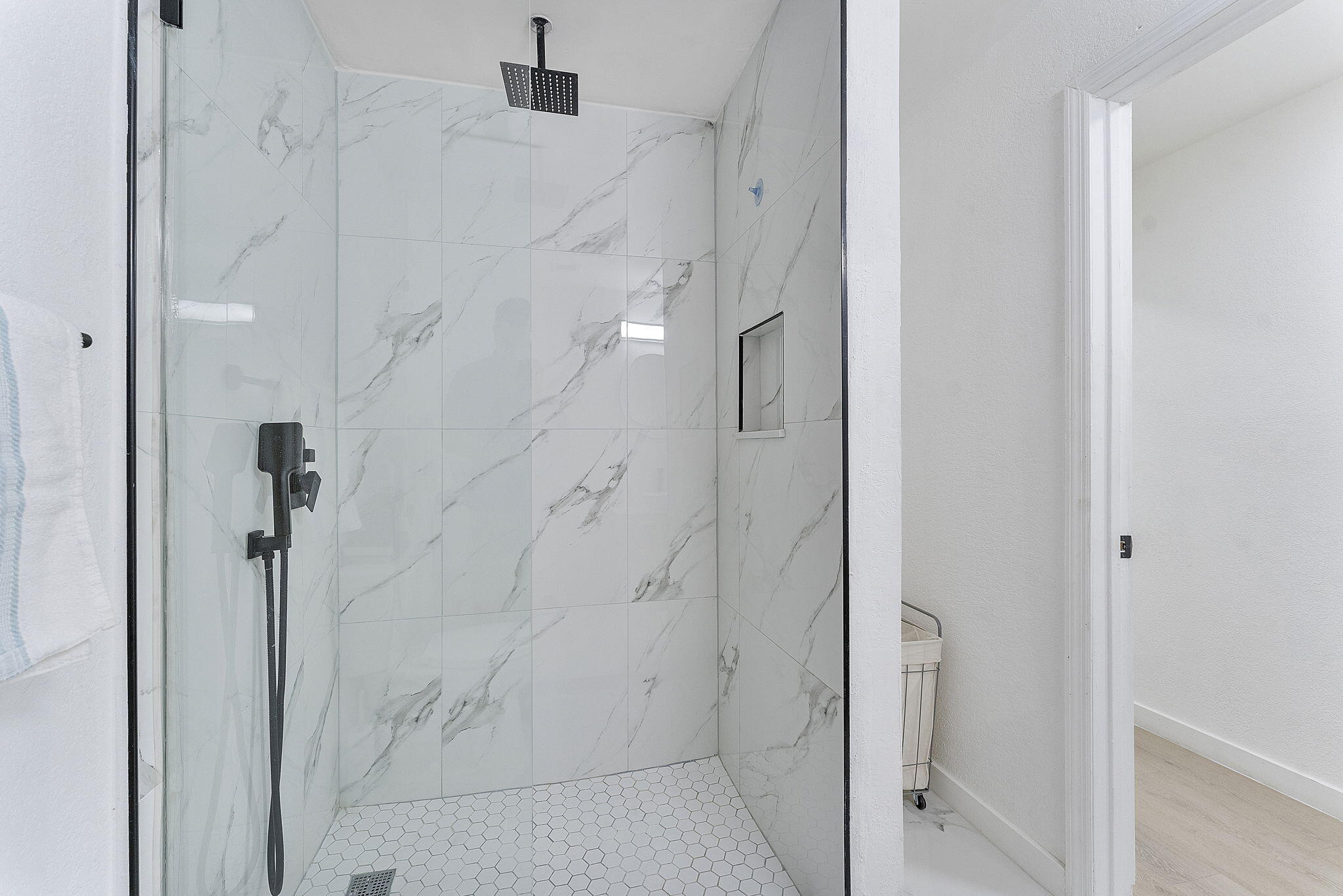 LAST CHANCE VILLAGE - Residential