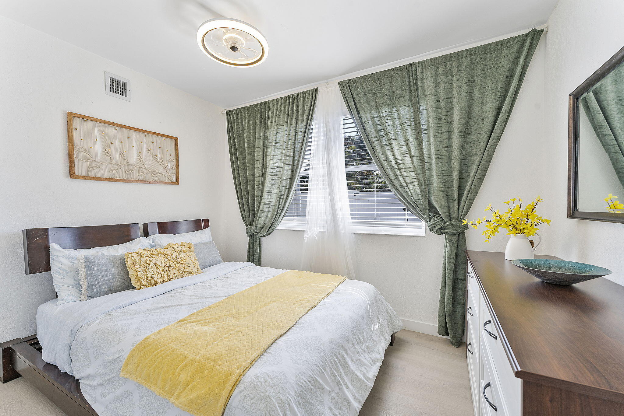 LAST CHANCE VILLAGE - Residential