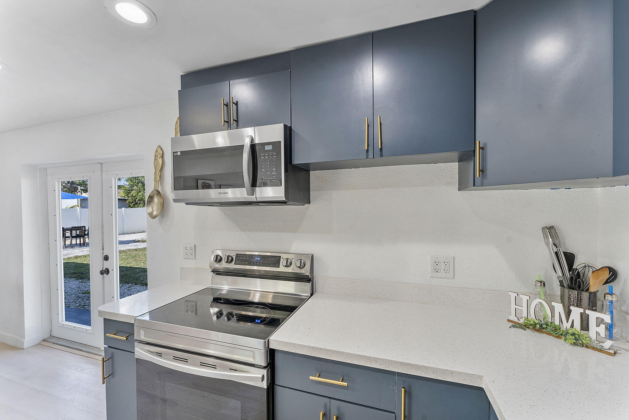 LAST CHANCE VILLAGE - Residential