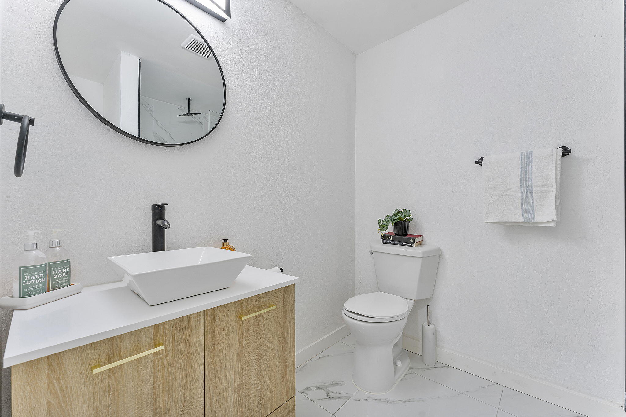 LAST CHANCE VILLAGE - Residential