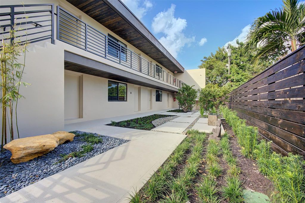 Photo of 1273 NE 38th Street #1, Oakland Park, FL 33334 (MLS # F10507385)