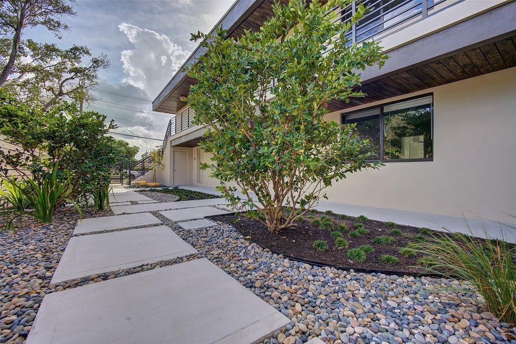 Photo of 1273 NE 38th Street #1, Oakland Park, FL 33334 (MLS # F10507385)