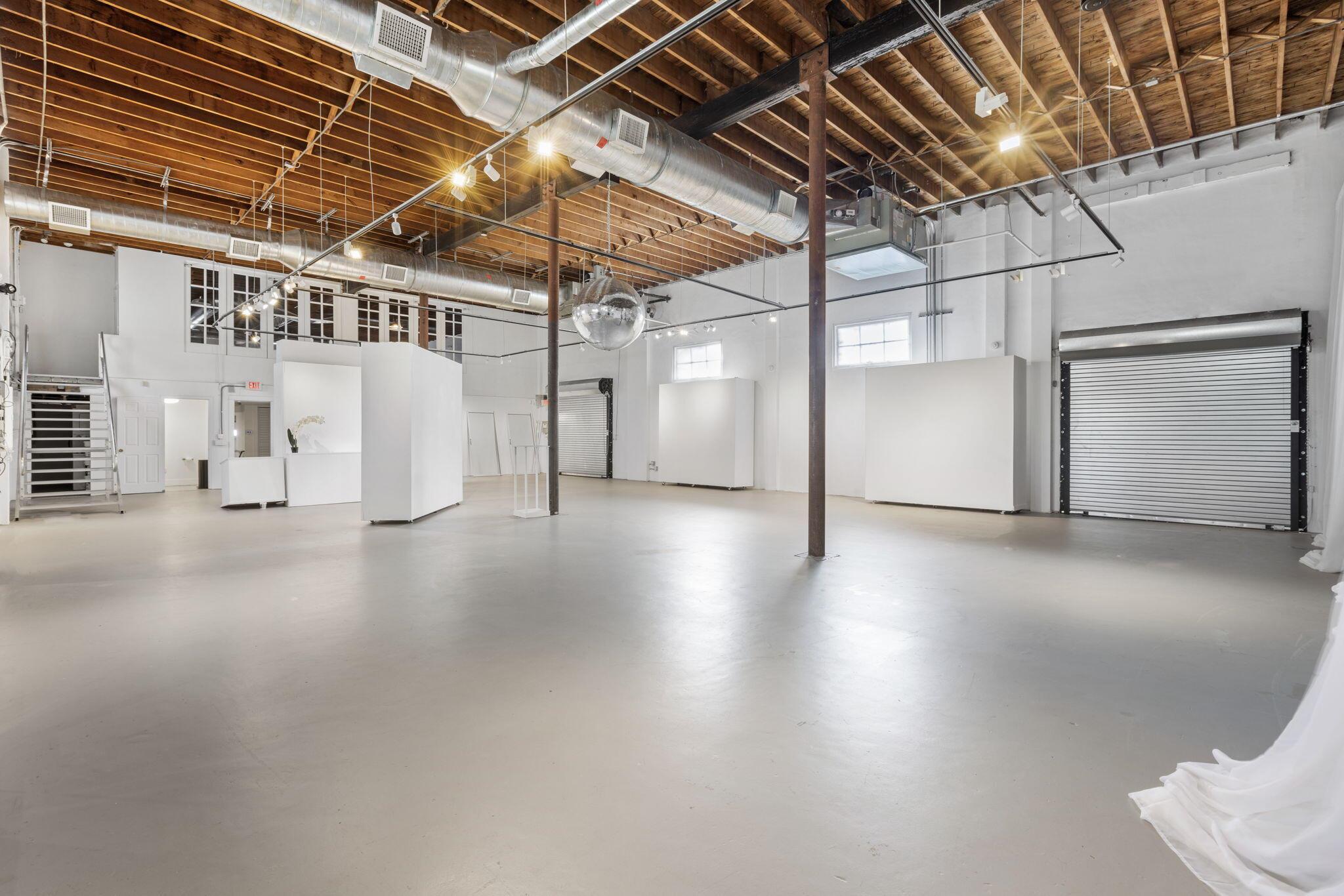 FLAMINGO PARK - Commercial Sale