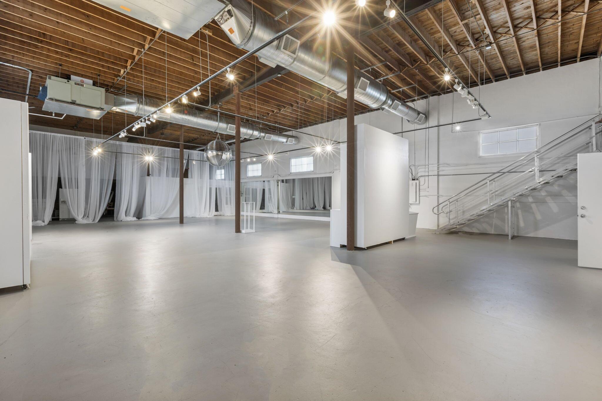 FLAMINGO PARK - Commercial Sale