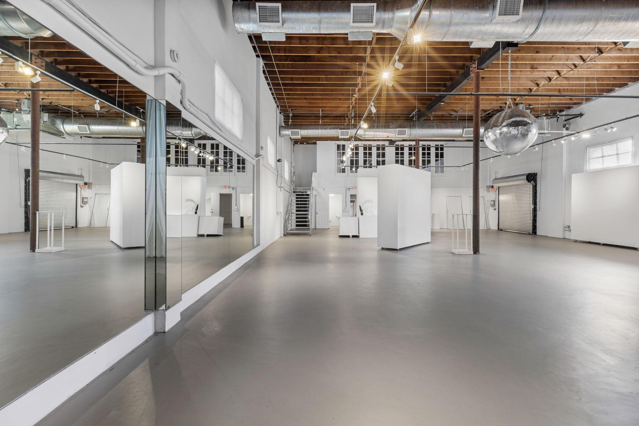 FLAMINGO PARK - Commercial Sale