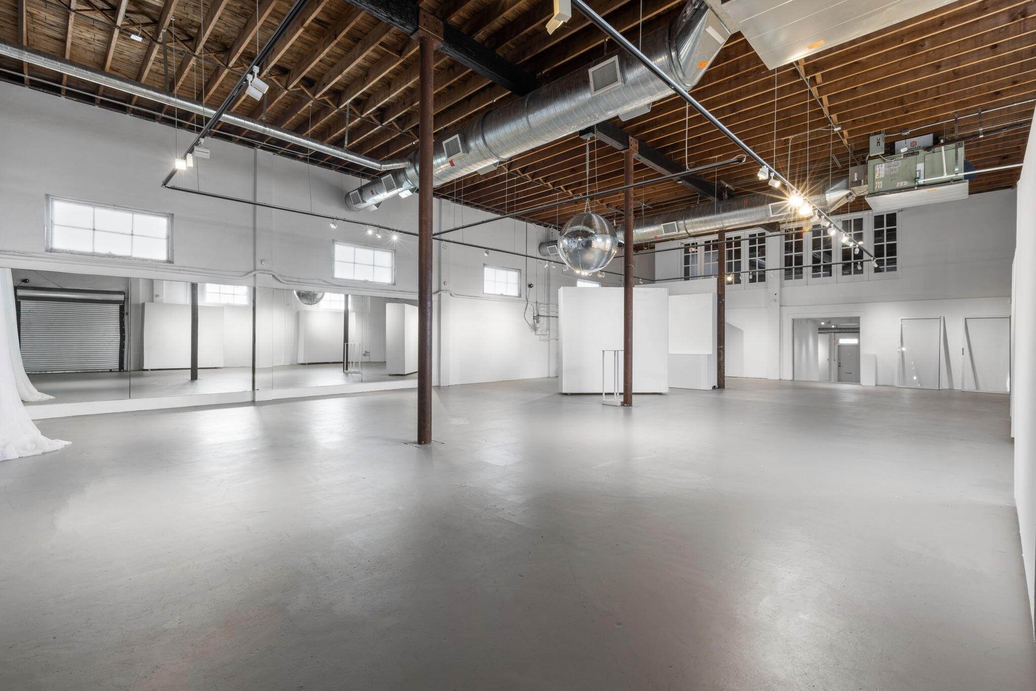 FLAMINGO PARK - Commercial Sale