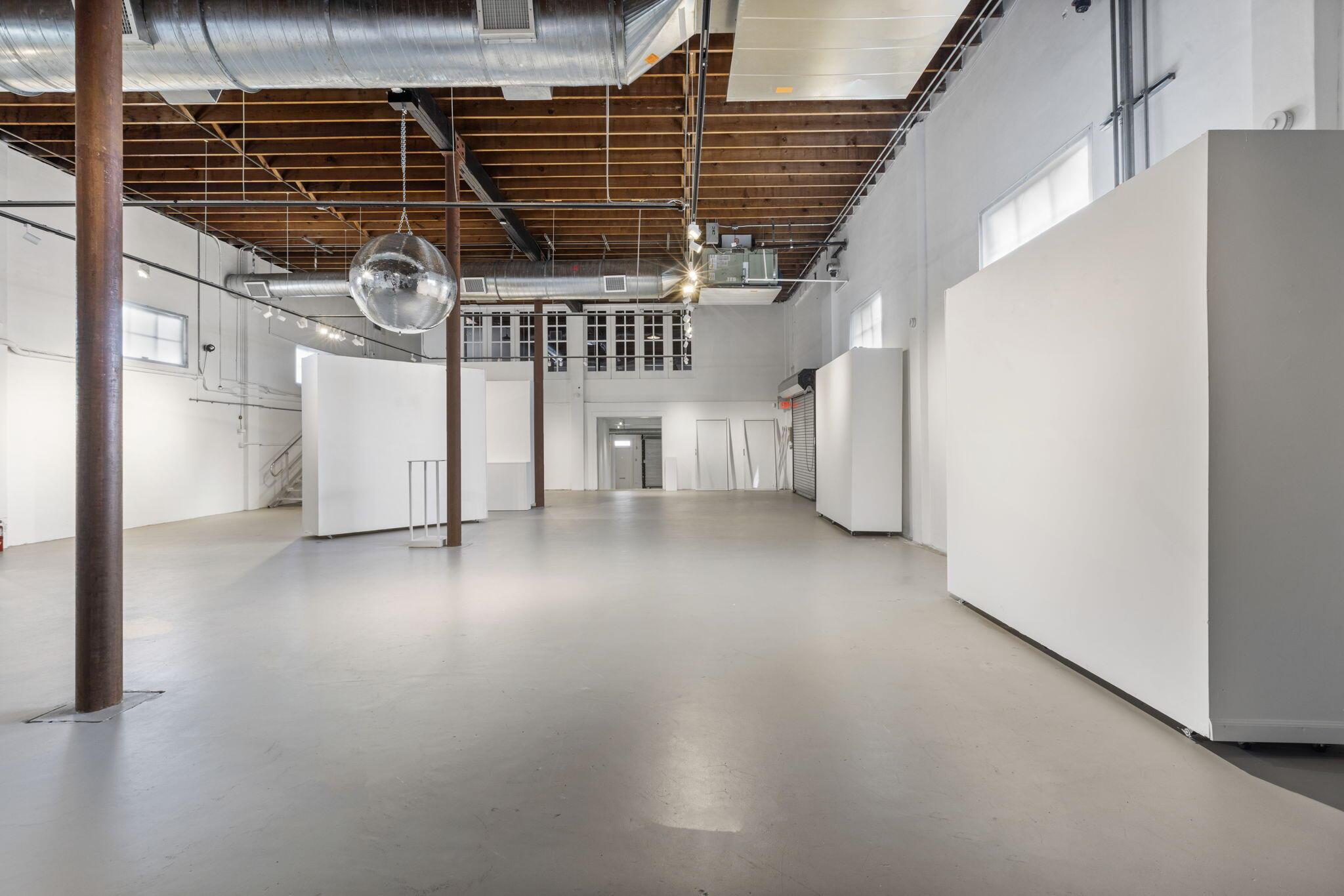 FLAMINGO PARK - Commercial Sale