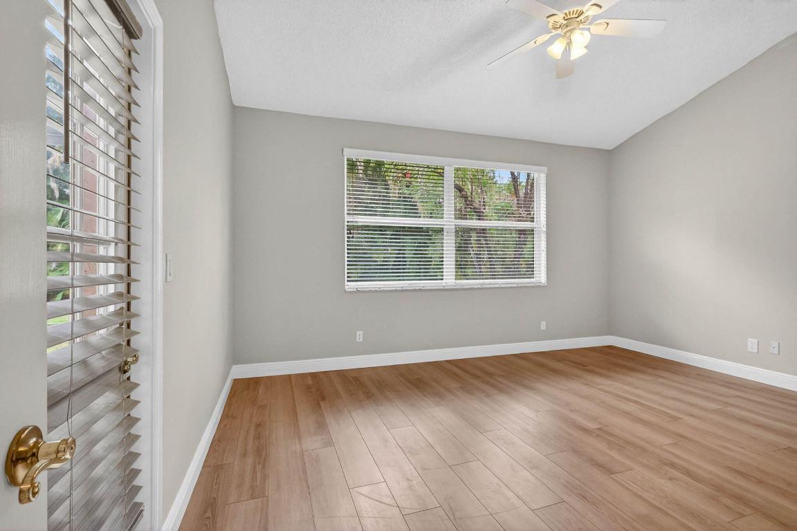 ABERDEEN / LANCASTER LAKES - Residential