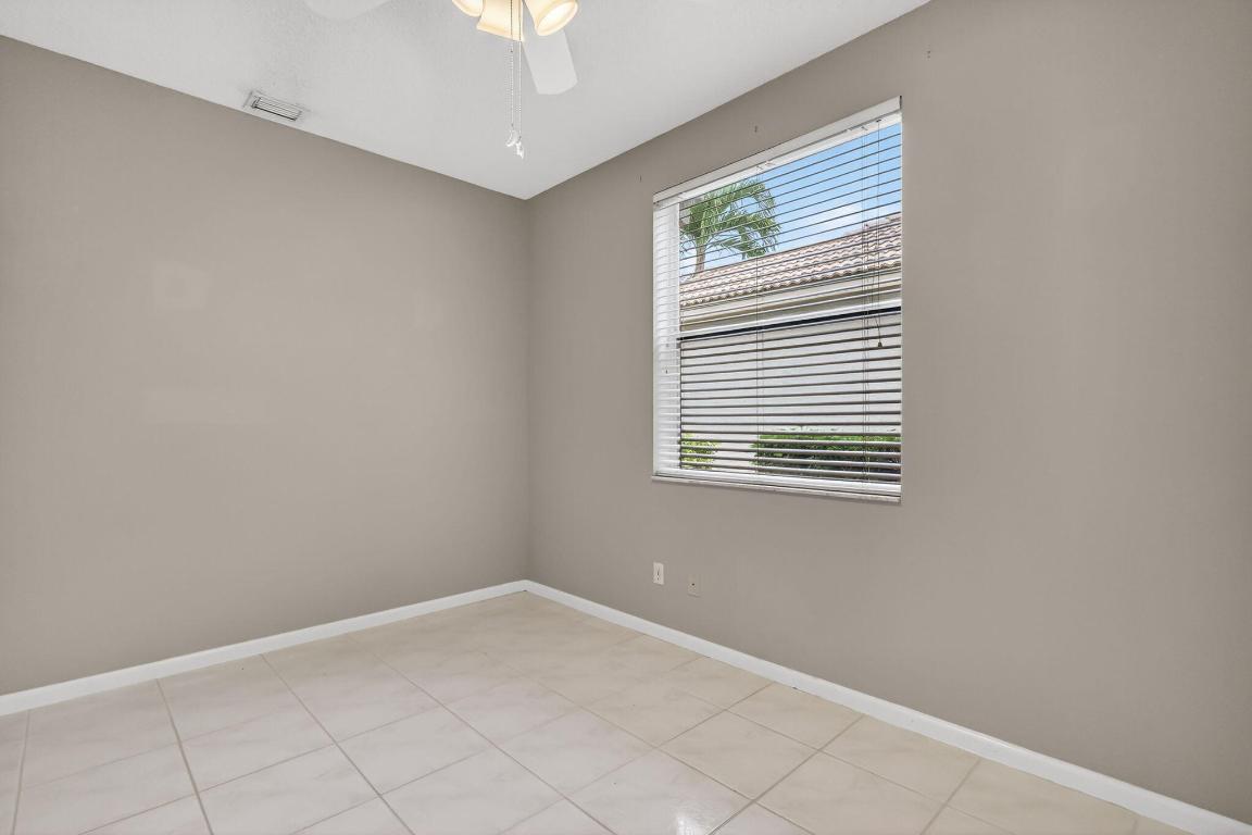 ABERDEEN / LANCASTER LAKES - Residential