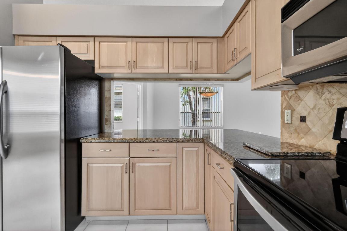 ABERDEEN / LANCASTER LAKES - Residential