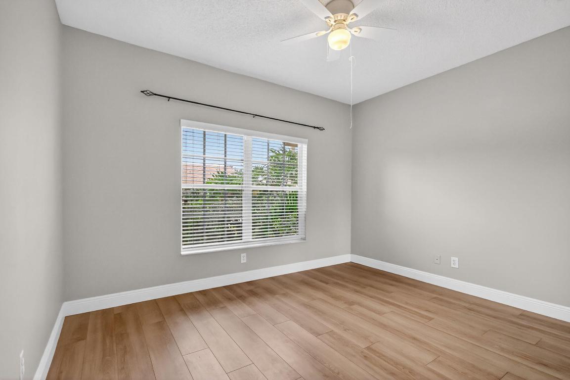 ABERDEEN / LANCASTER LAKES - Residential