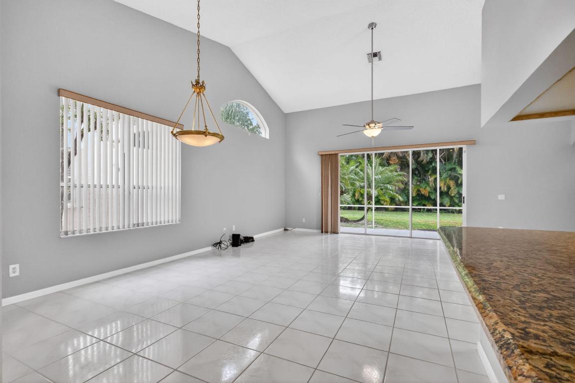 ABERDEEN / LANCASTER LAKES - Residential