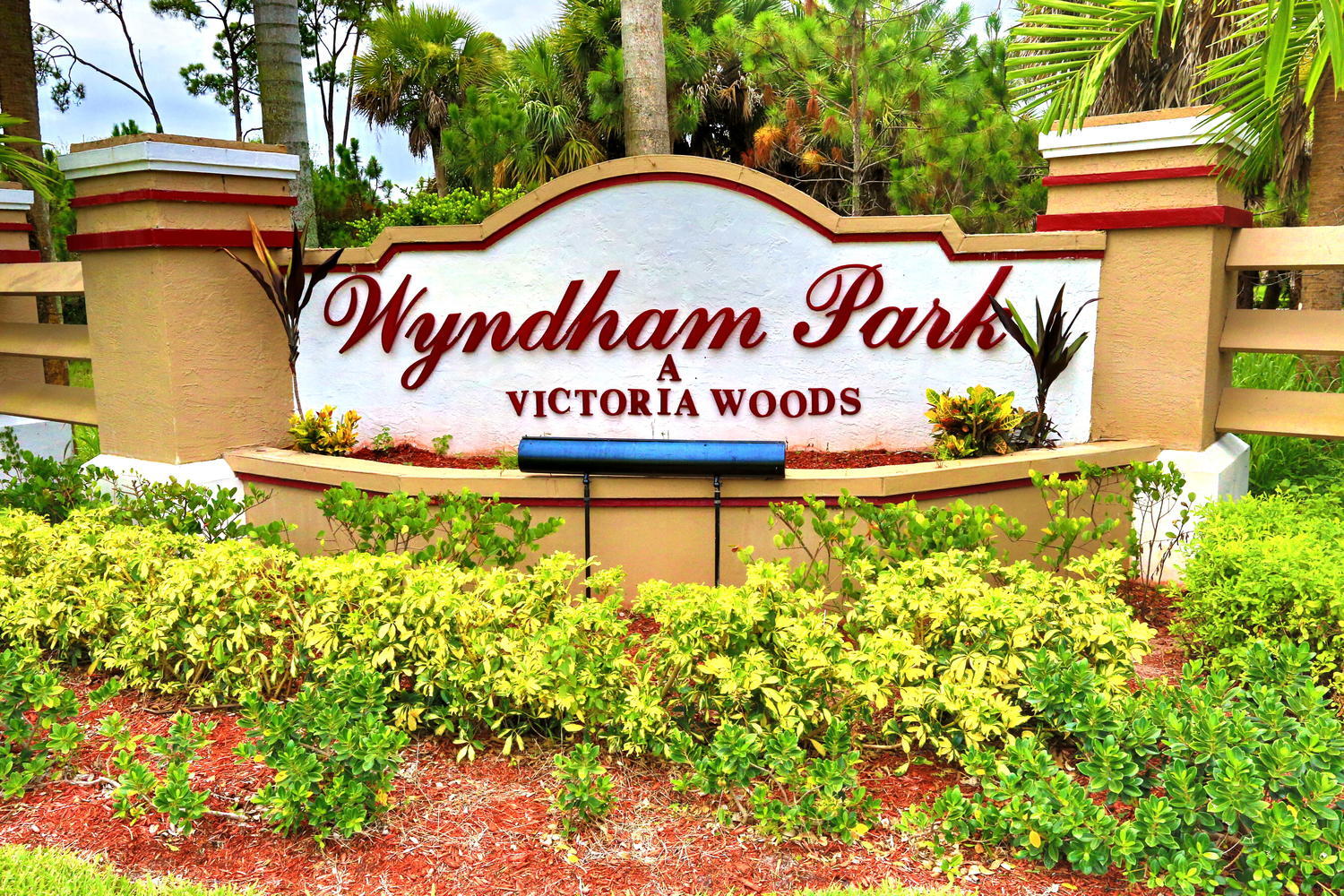 VICTORIA WOODS - Residential