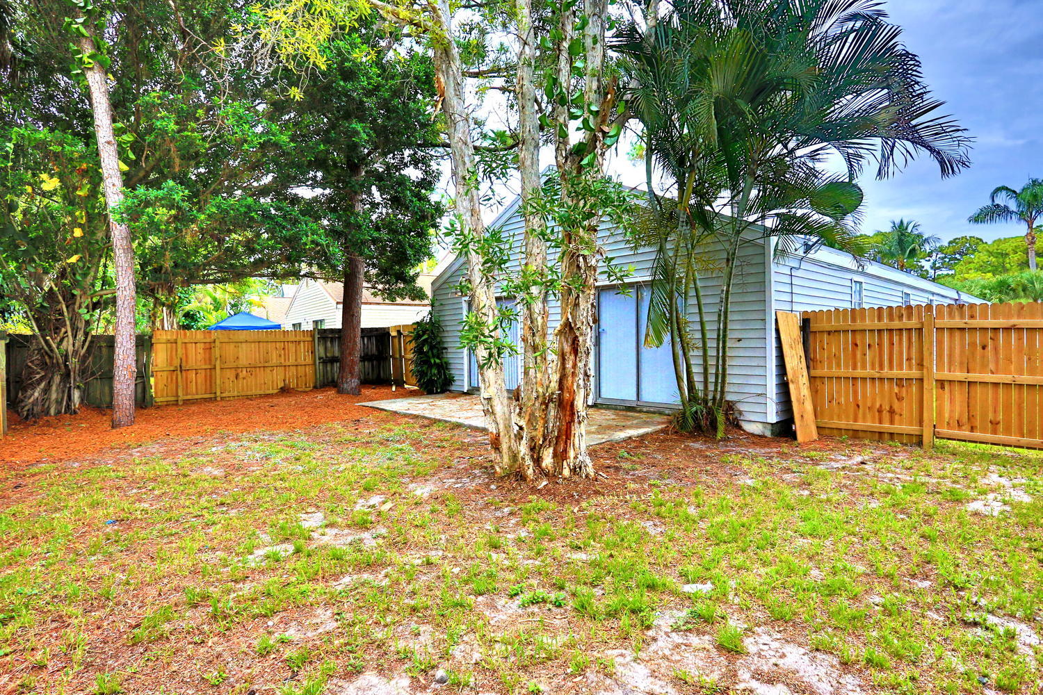 VICTORIA WOODS - Residential