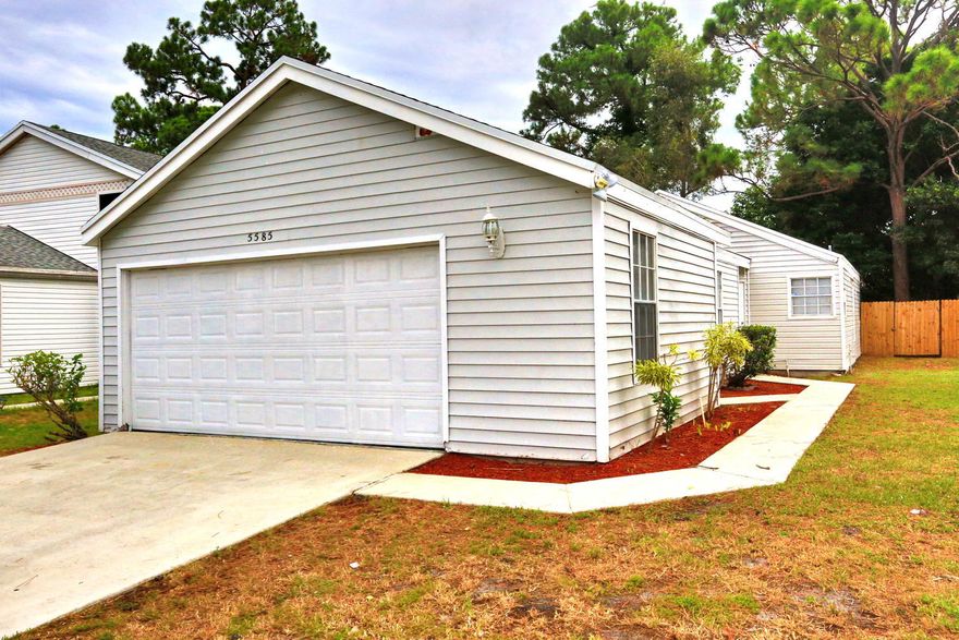 A magnificent house, fully renovated, large living areas, brand new Appliances with 1 year warranty, kitchen, Bath and flooring, large private and quiet backyard with room for a pool. Brand new AC unit with 5 year warranty. Located on the bright and nice gated neighborhood of Victoria Woods. Zoned for A rated public schools. Amenities include a pool, playground, basketball courts, tennis courts, a racquetball court, and baseball field. House is located in front of the community park and recreation area. Great location!