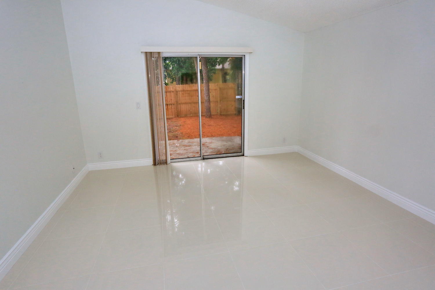 VICTORIA WOODS - Residential