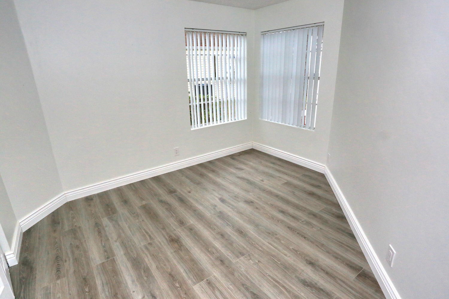 VICTORIA WOODS - Residential