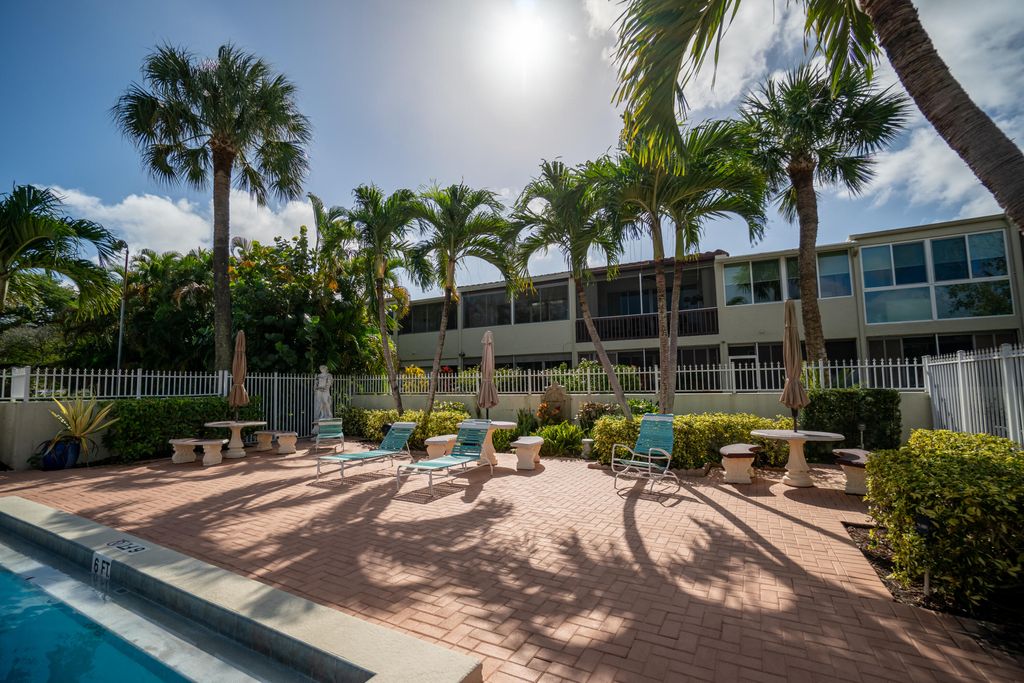Photo of 2528 Boundbrook Drive S #208, West Palm Beach, FL 33406 (MLS # R11047103)