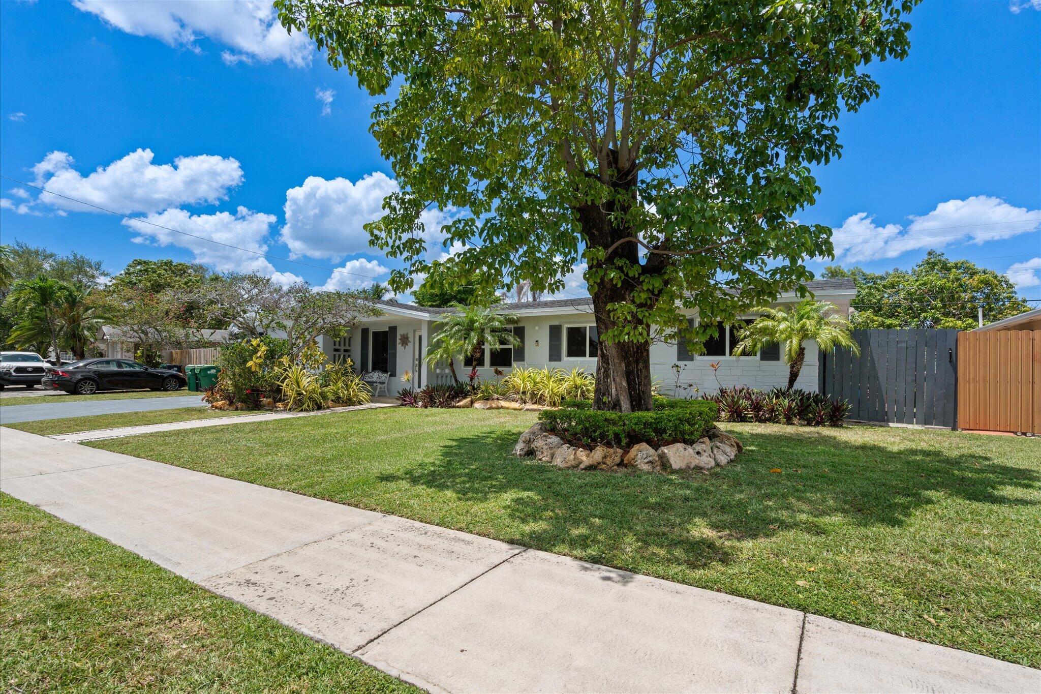 8341 SW 14th Street