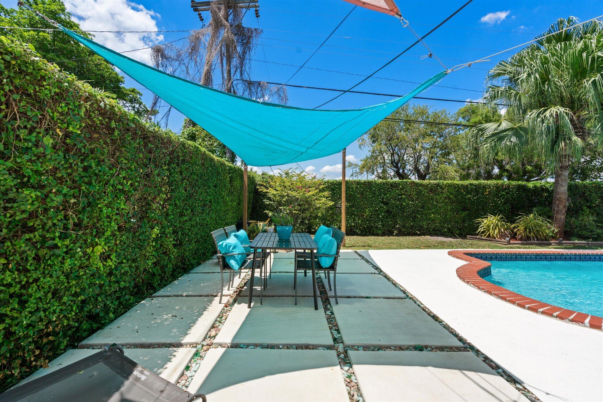 FONTAINEBLEAU GARDENS 1ST ADDN - Residential