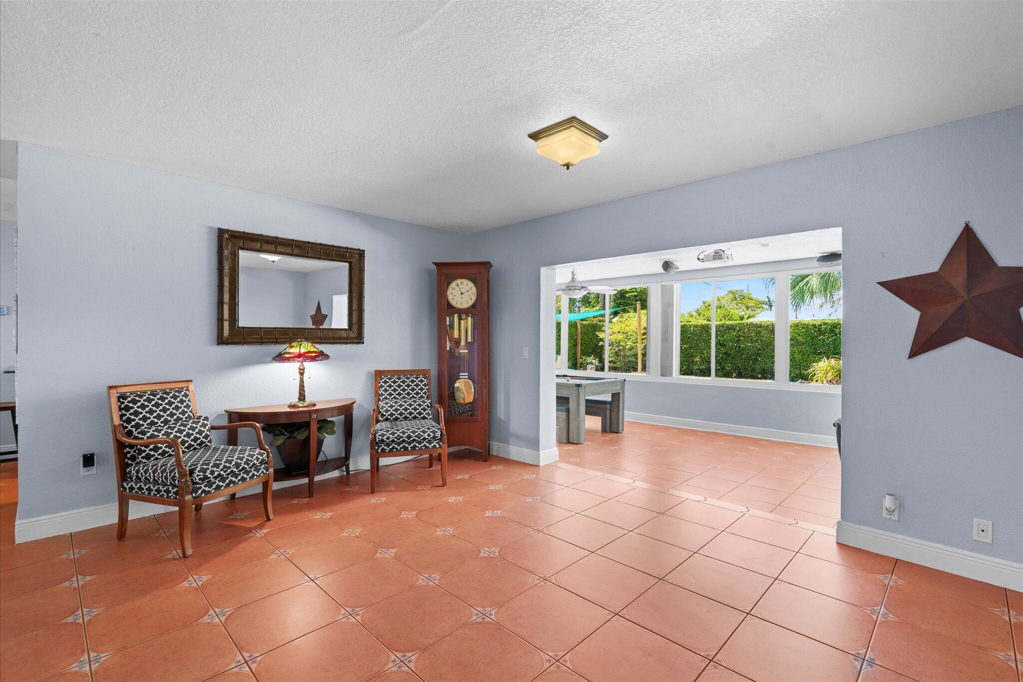 FONTAINEBLEAU GARDENS 1ST ADDN - Residential