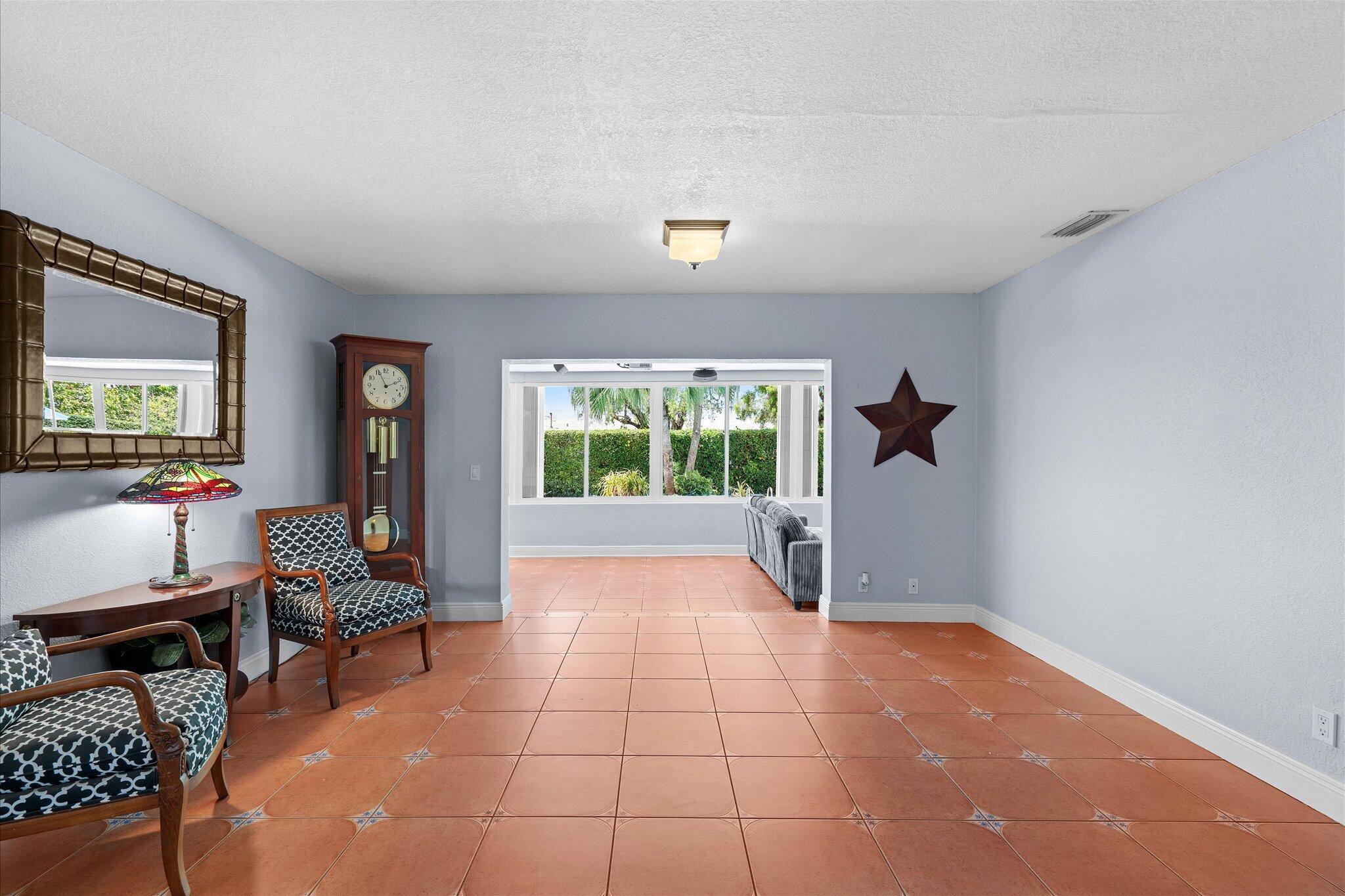 FONTAINEBLEAU GARDENS 1ST ADDN - Residential