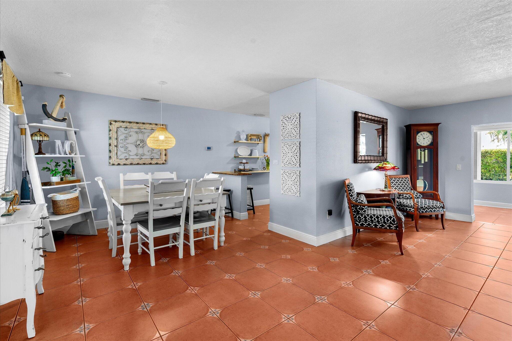 FONTAINEBLEAU GARDENS 1ST ADDN - Residential