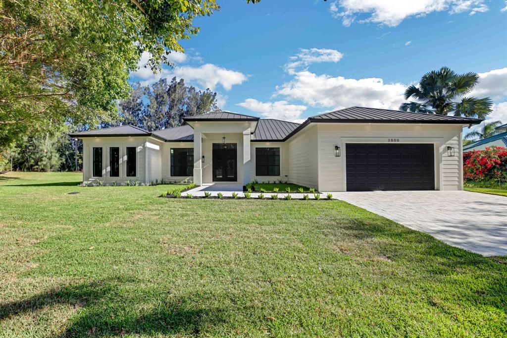 Photo of 3800 SE Bent Banyan Way, Stuart, FL 34997 (MLS # R10877763)