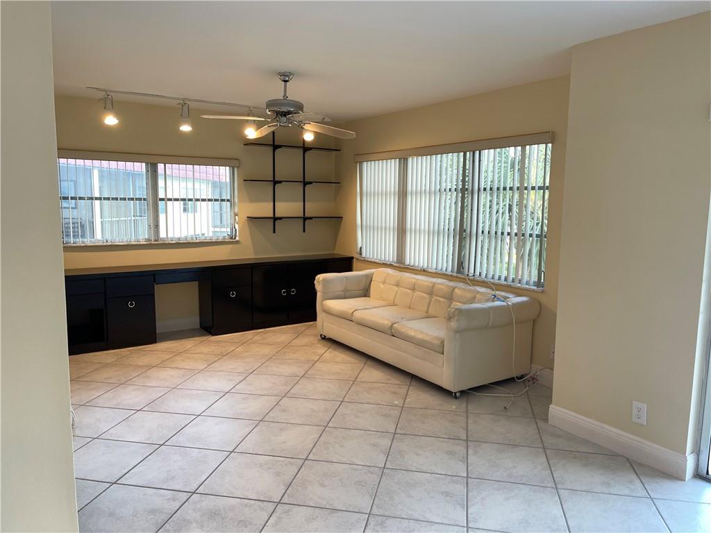 Hollybrook Golf & Tennis - Residential
