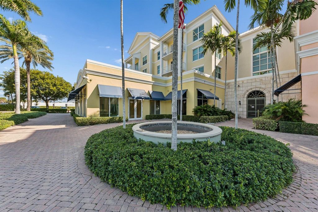 Photo of 826 N Dixie Highway #11-15, Lantana, FL 33462 (MLS # R11167523)