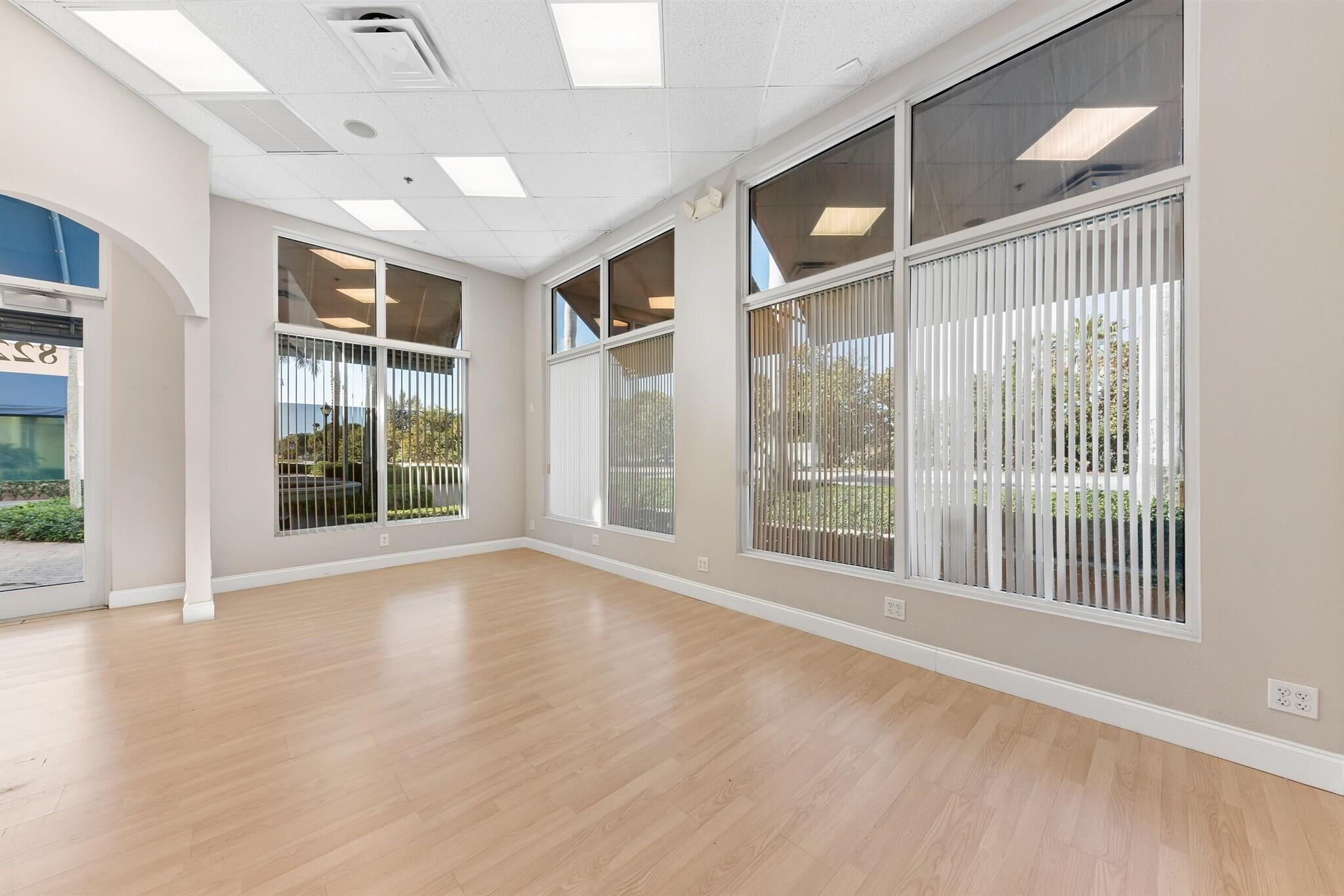 826 N Dixie Highway 11-15