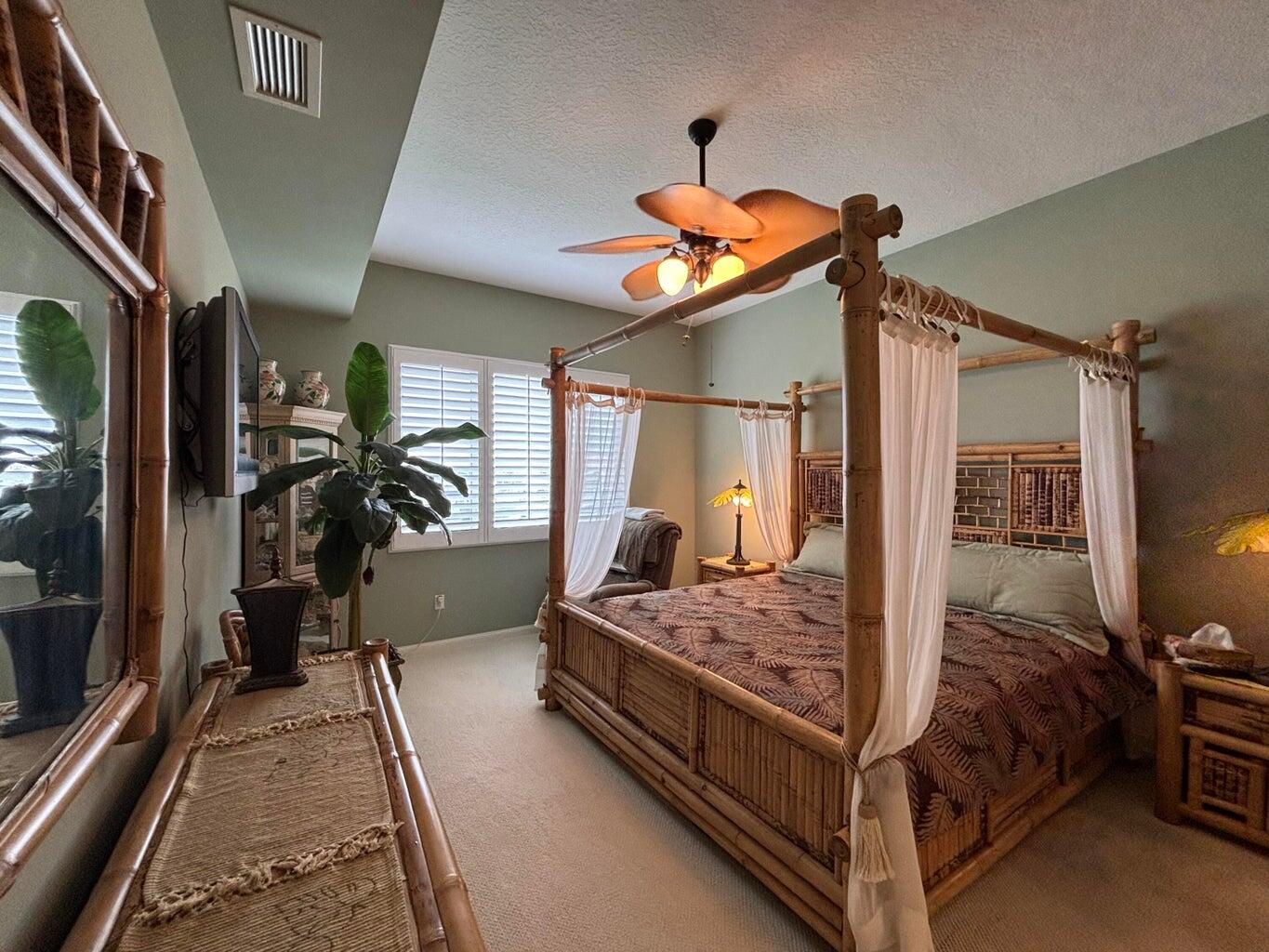 HARBOUR ISLE WEST - Residential