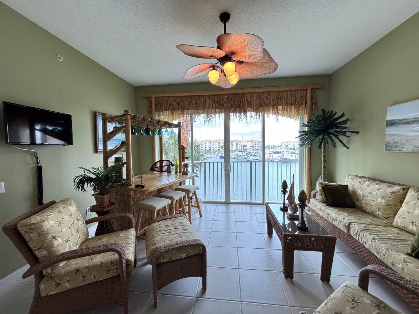 HARBOUR ISLE WEST - Residential
