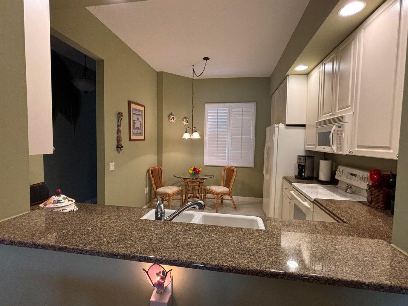 HARBOUR ISLE WEST - Residential
