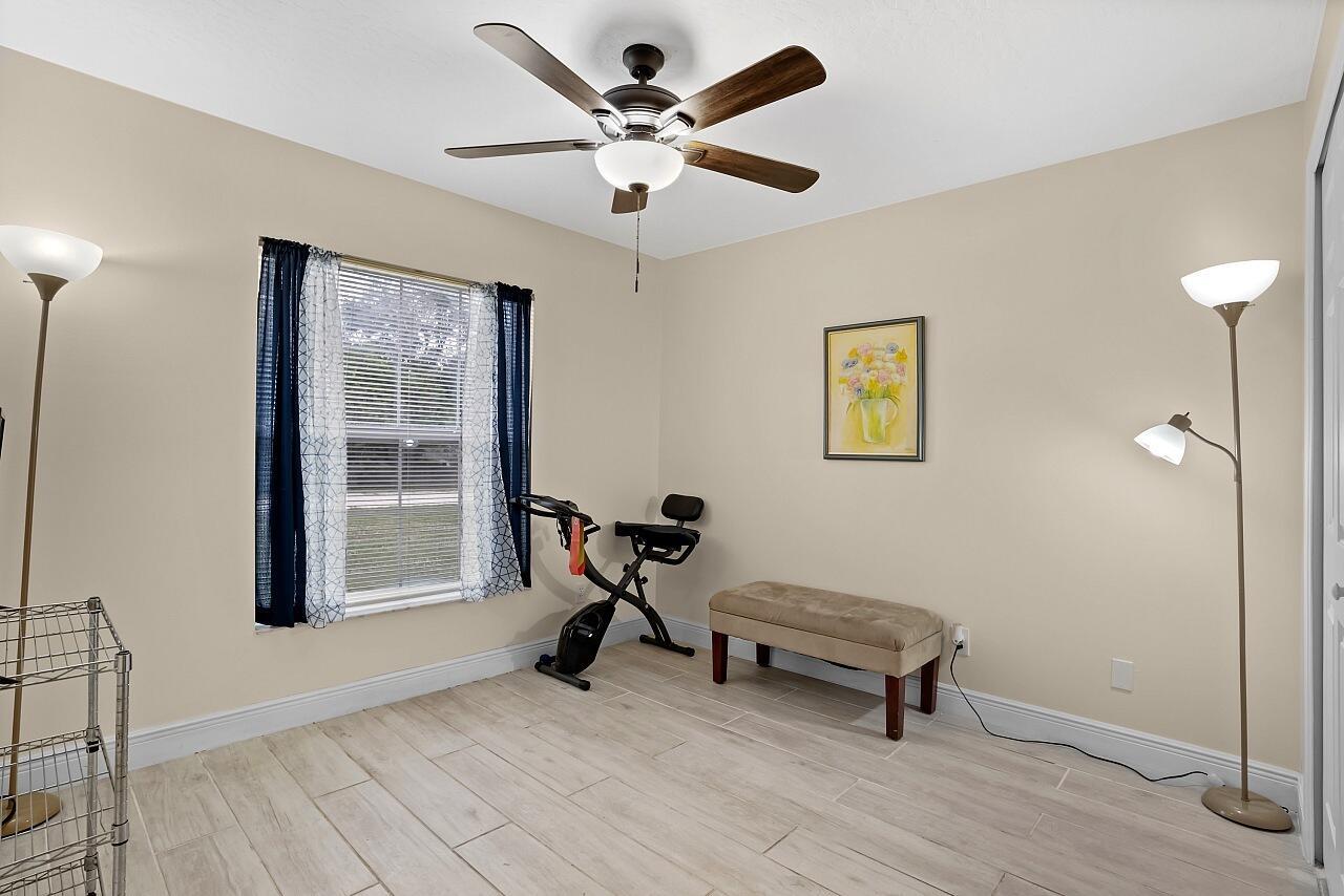 VERO LAKE ESTATES UNIT 5G - Residential