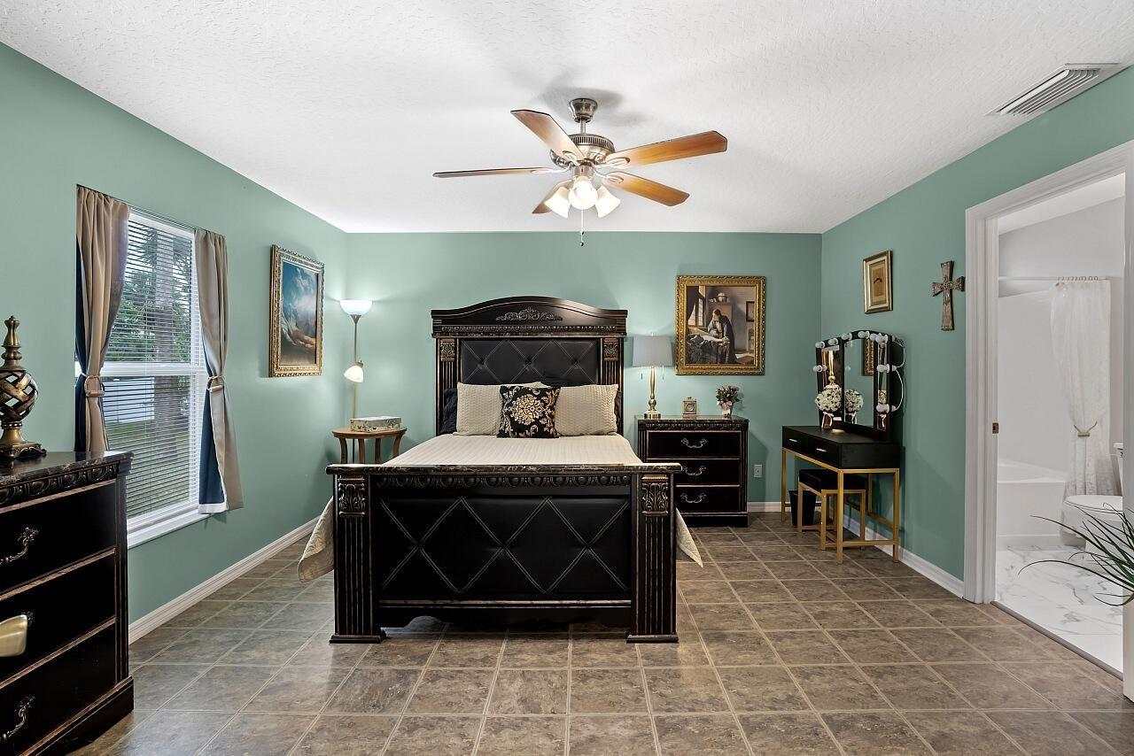 VERO LAKE ESTATES UNIT 5G - Residential