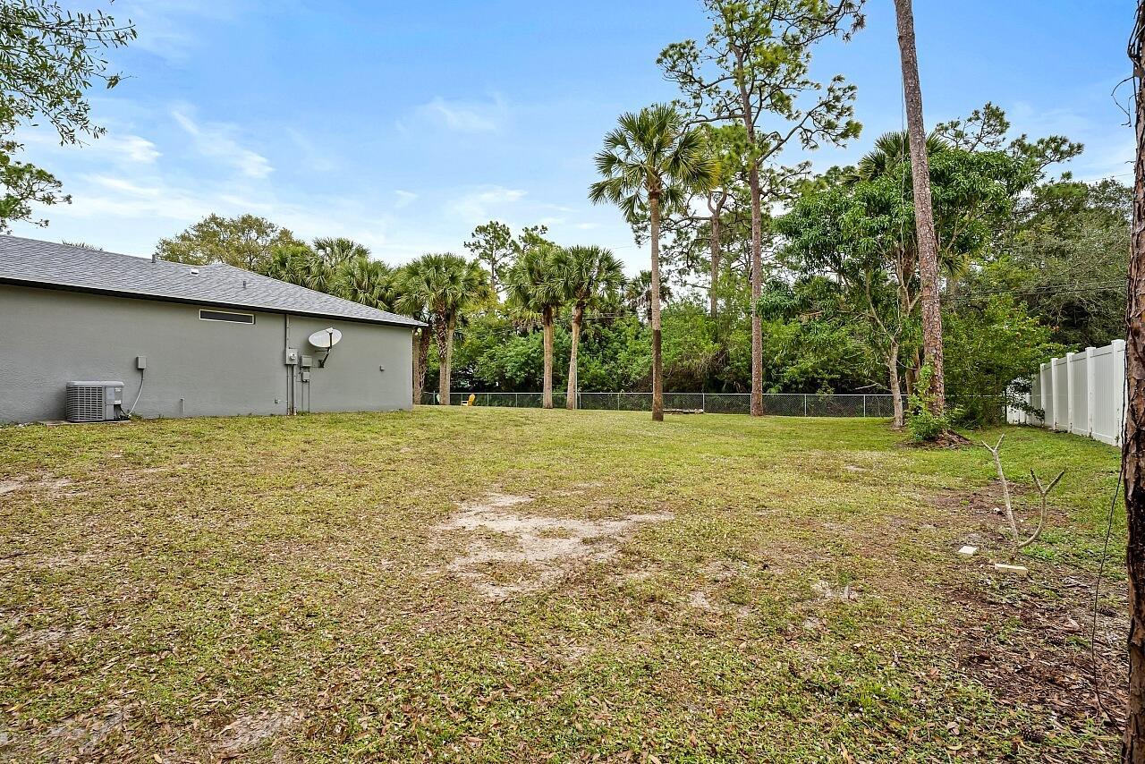 VERO LAKE ESTATES UNIT 5G - Residential