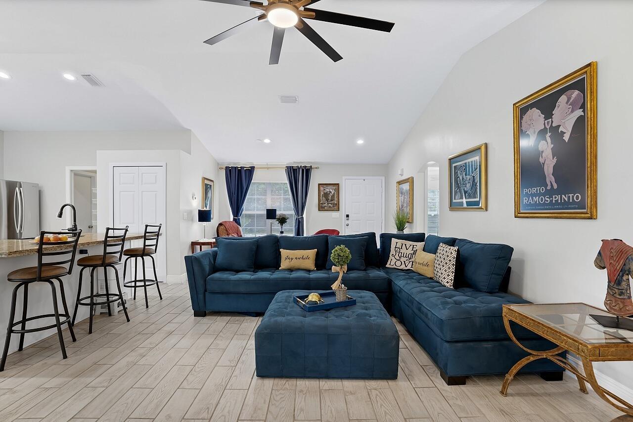 VERO LAKE ESTATES UNIT 5G - Residential