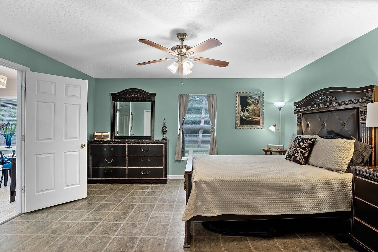 VERO LAKE ESTATES UNIT 5G - Residential