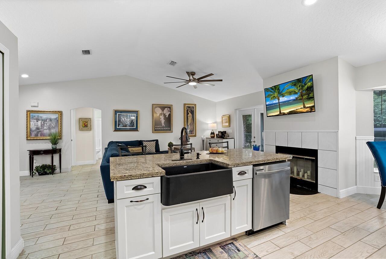 VERO LAKE ESTATES UNIT 5G - Residential